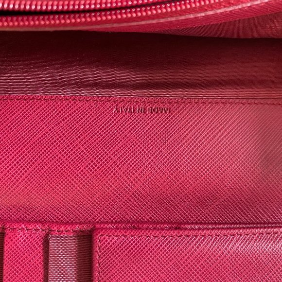 Salvatore Ferragamo Red Black Long Gancini Wallet - Picture 4 of 9